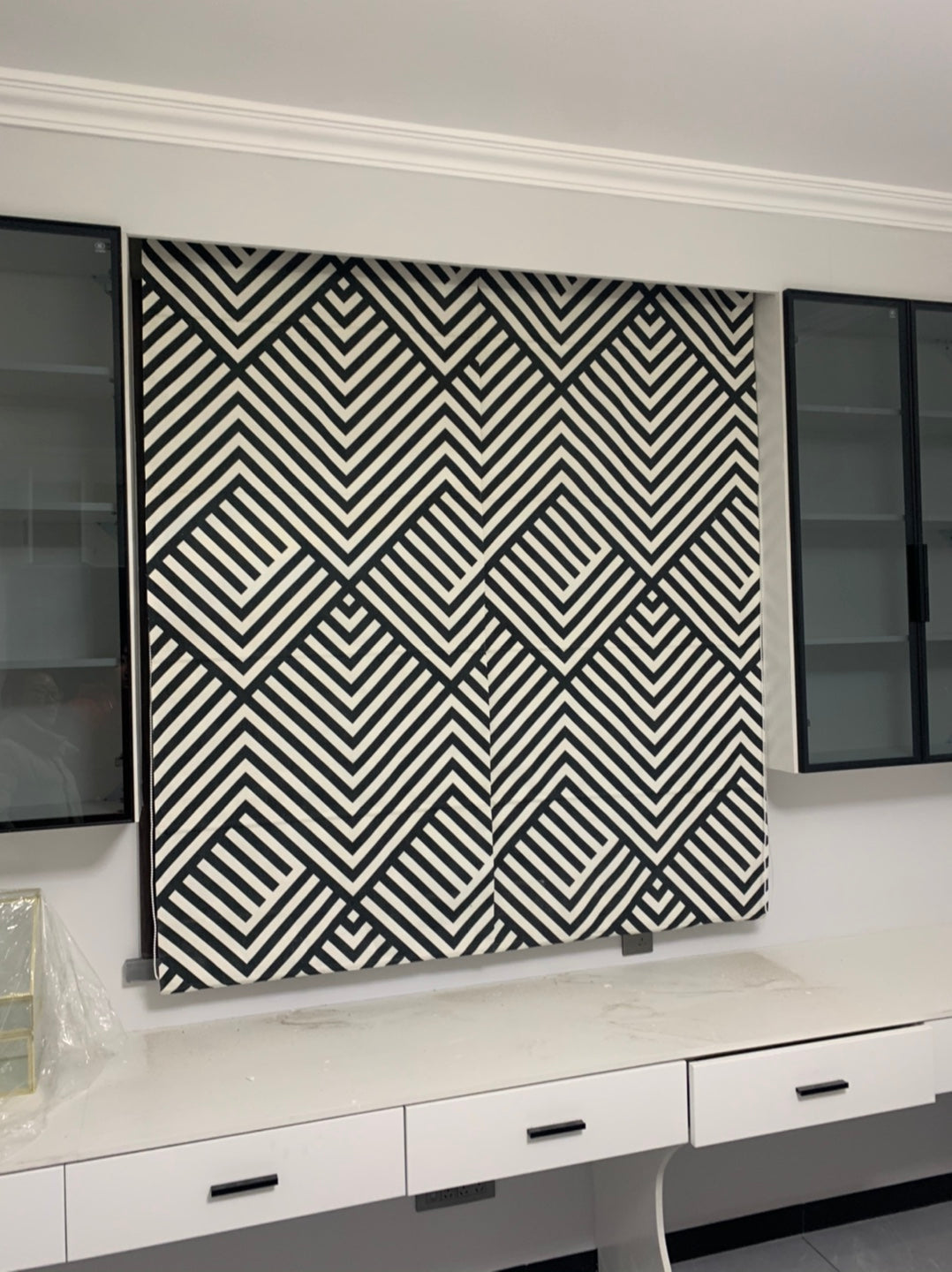 Seamless Geometric Contemporary Window Roman Shade